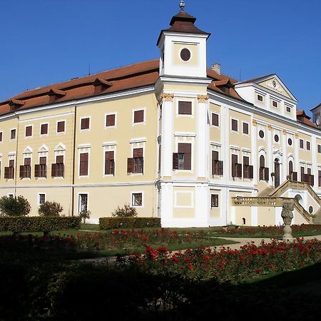Penzion U Tomcalu Terezín المظهر الخارجي الصورة